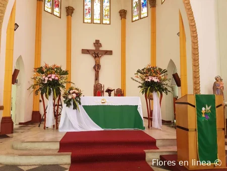 Algunos de nuestros arreglos de altares para iglesia